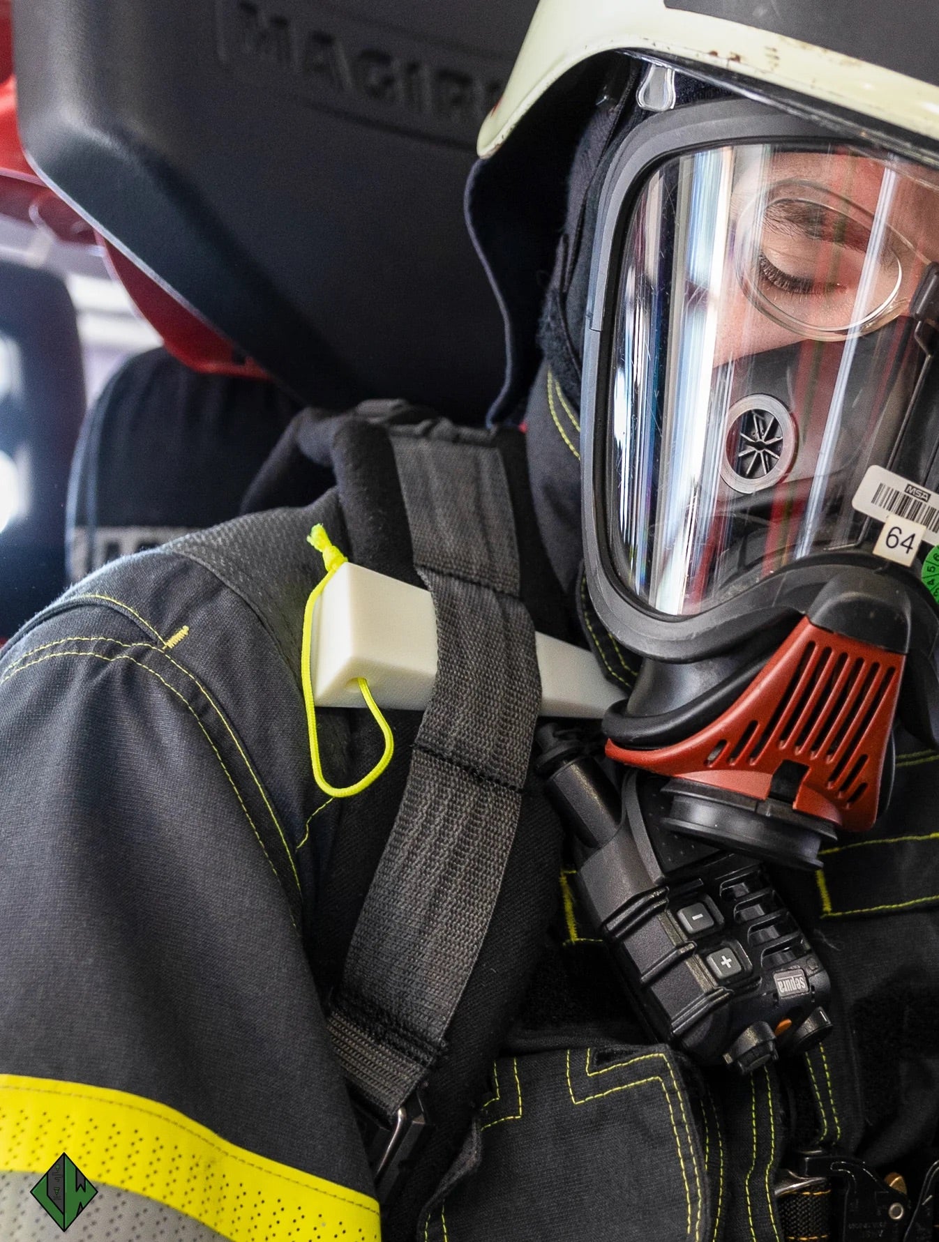 Feuerwehrkeil nachtleuchtend