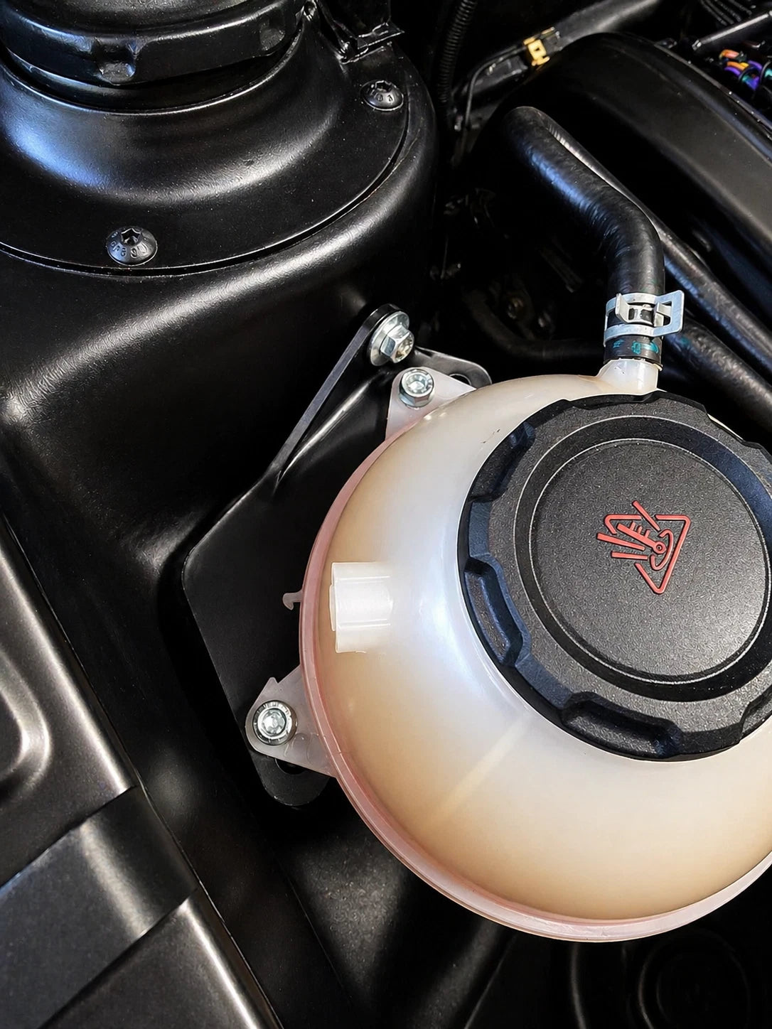 Coolant Reservoir Mount (Golf 2 1.8t)